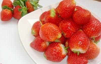 草莓蒂能吃,草莓蒂是哪部分组成的图2