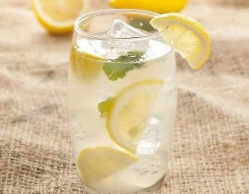 晚上喝柠檬水会导致失眠吗