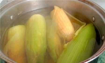 玉米在高压锅里煮多久就熟了