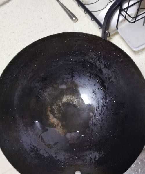 如何使铁锅长久不会生锈