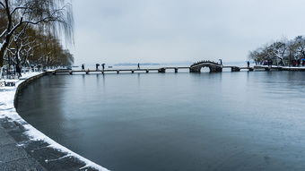 江南雪景西湖的诗句古诗词