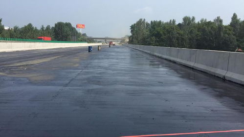 道路铺设沥青的好处,沥青摊铺注意事项,混凝土道路上铺设沥青的施工方法