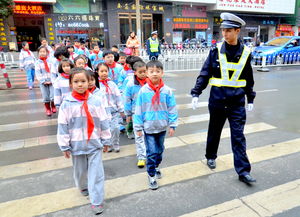 过马路注意事项英语