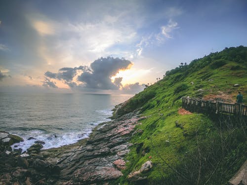 表示心情不开心的一句话 表示心情不开心的一句话